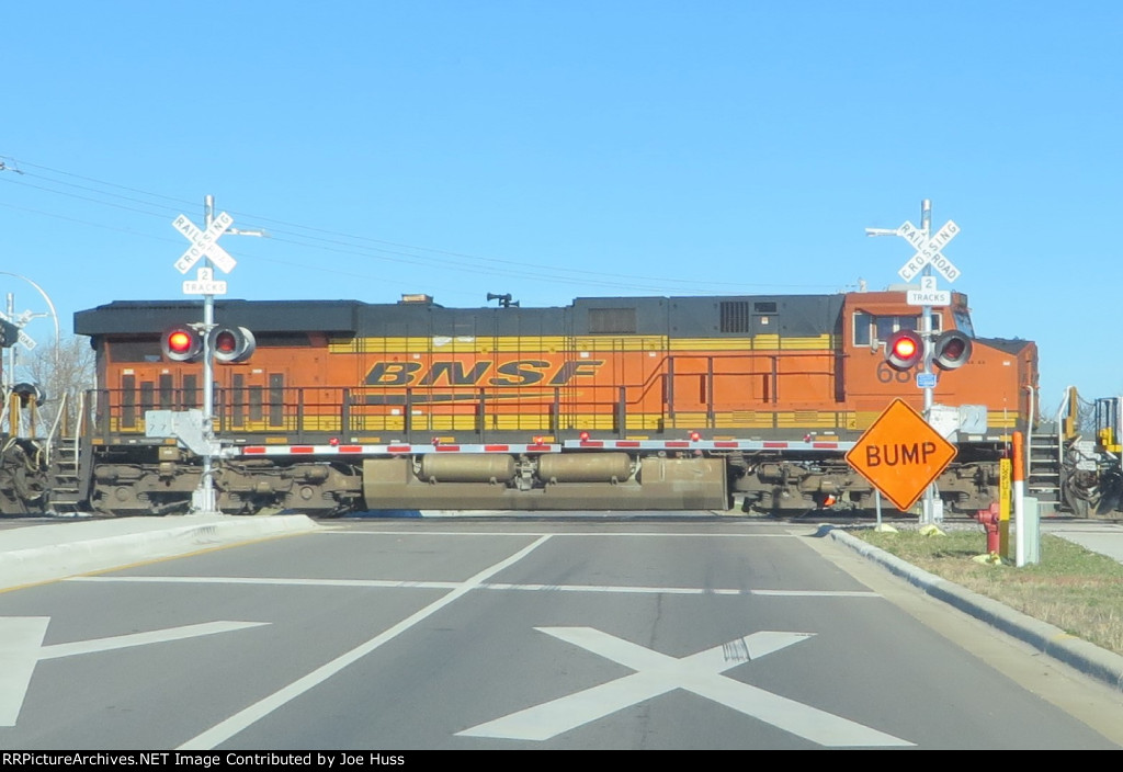 BNSF 6887